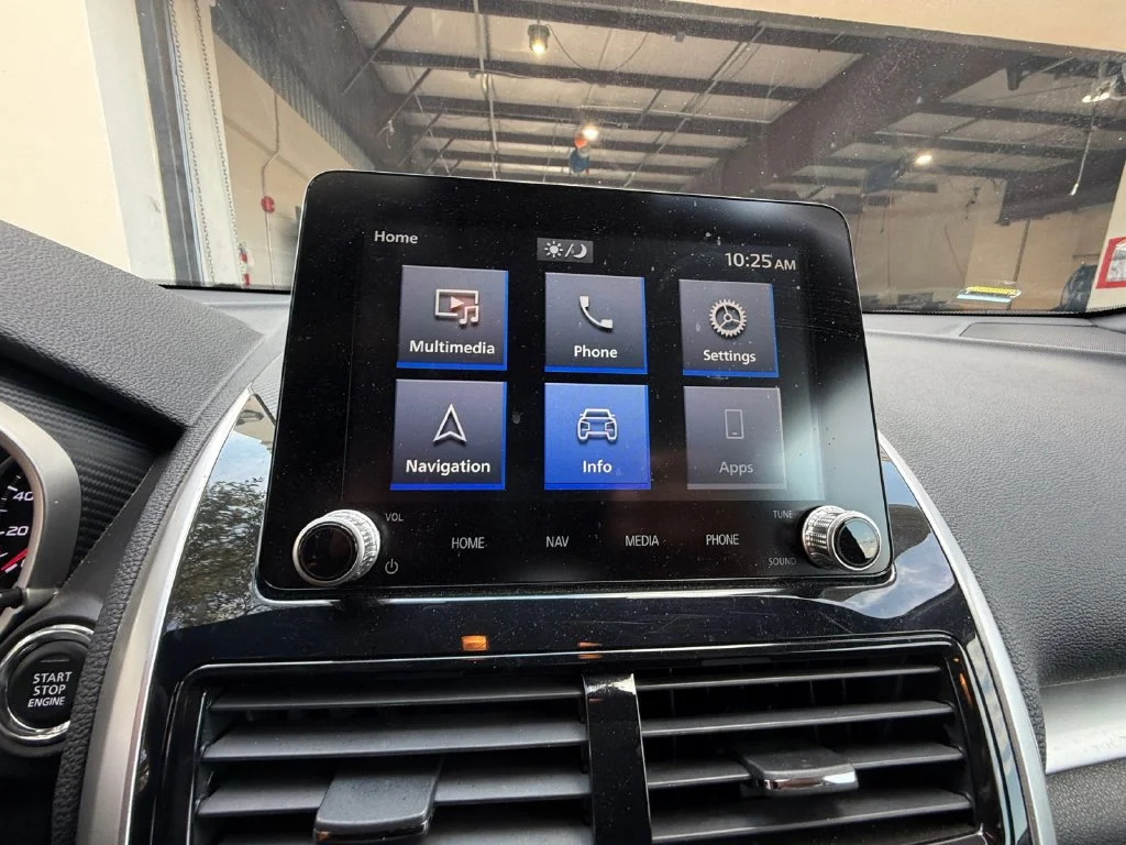 Used 2024  Mitsubishi SE image 21