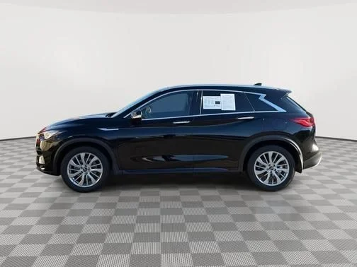 Used 2023 Black INFINITI LUXE image 6