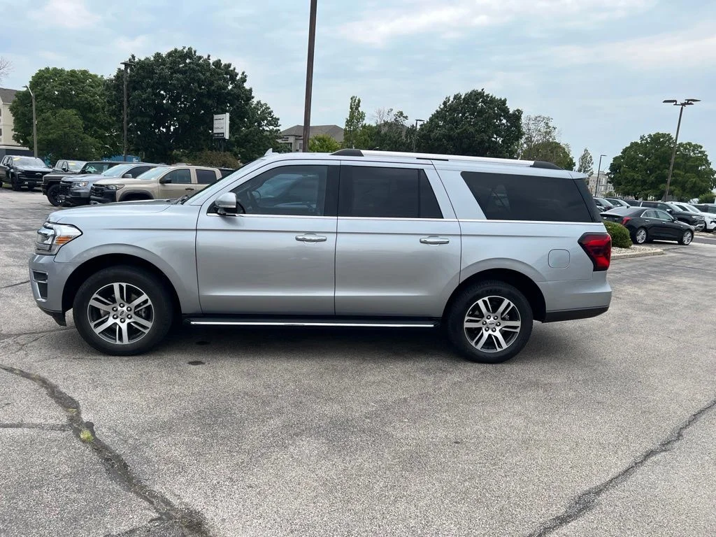 Used 2022 Silver Ford Limited image 3