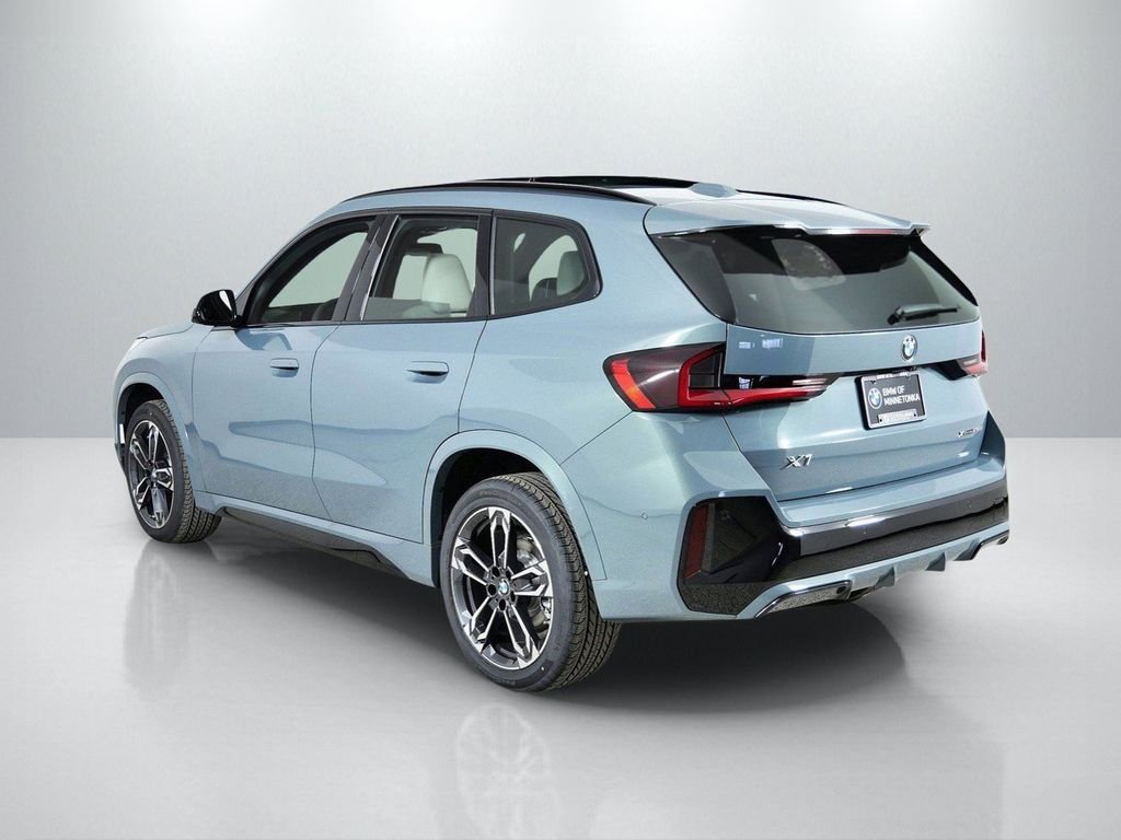 Used 2026 Cape York Green Metallic BMW xDrive28i image 15