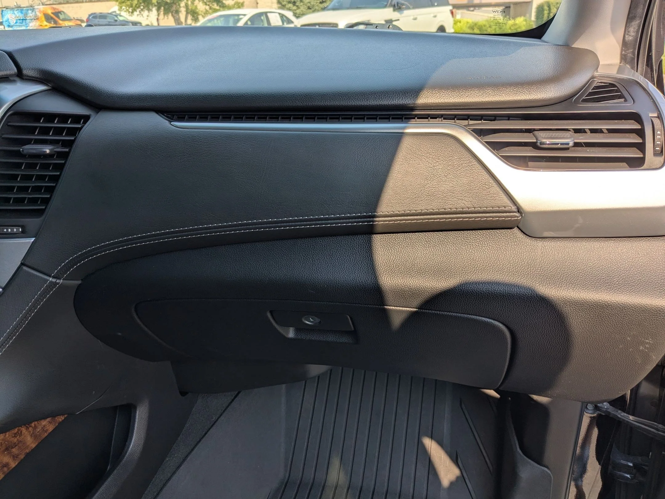 Used 2020 Black Chevrolet Premier image 32