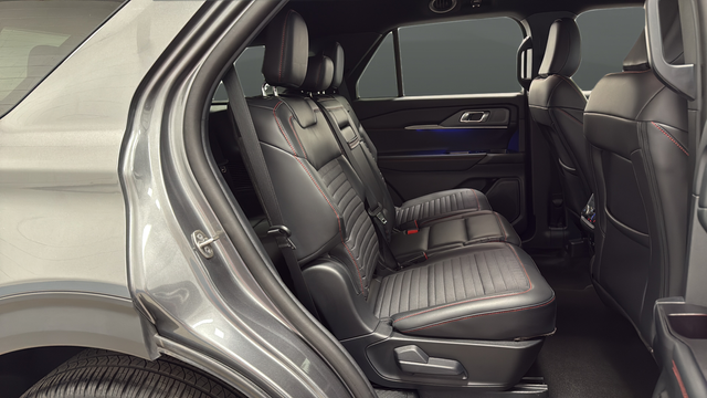 Used 2026 Carbonized Gray Metallic Ford ST-Line image 25