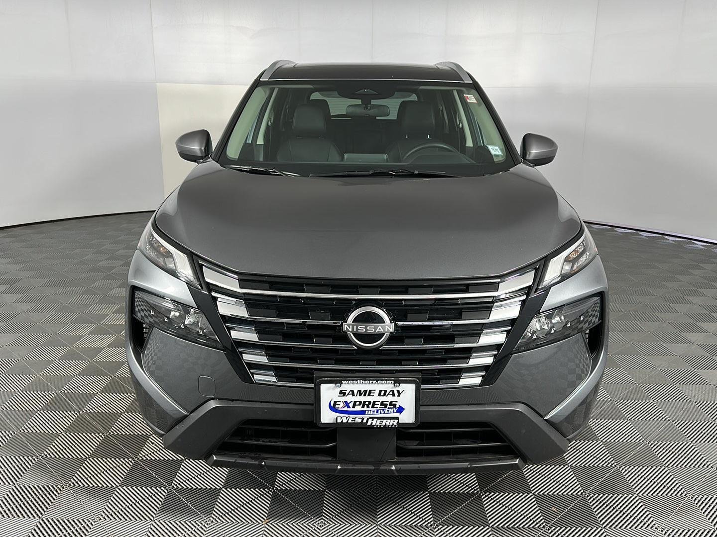 Certified Used 2026 Gun Metallic Nissan SV image 17