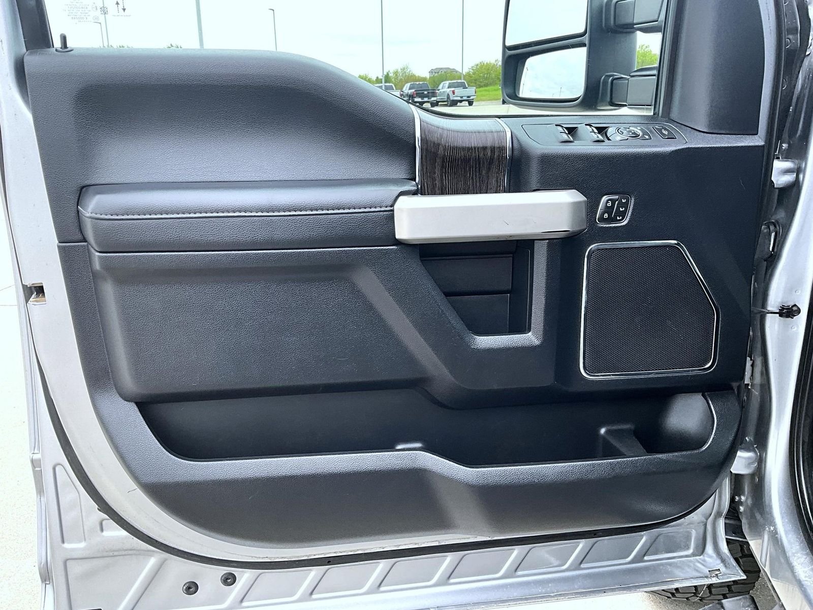Used 2020 Silver Ford Lariat image 9