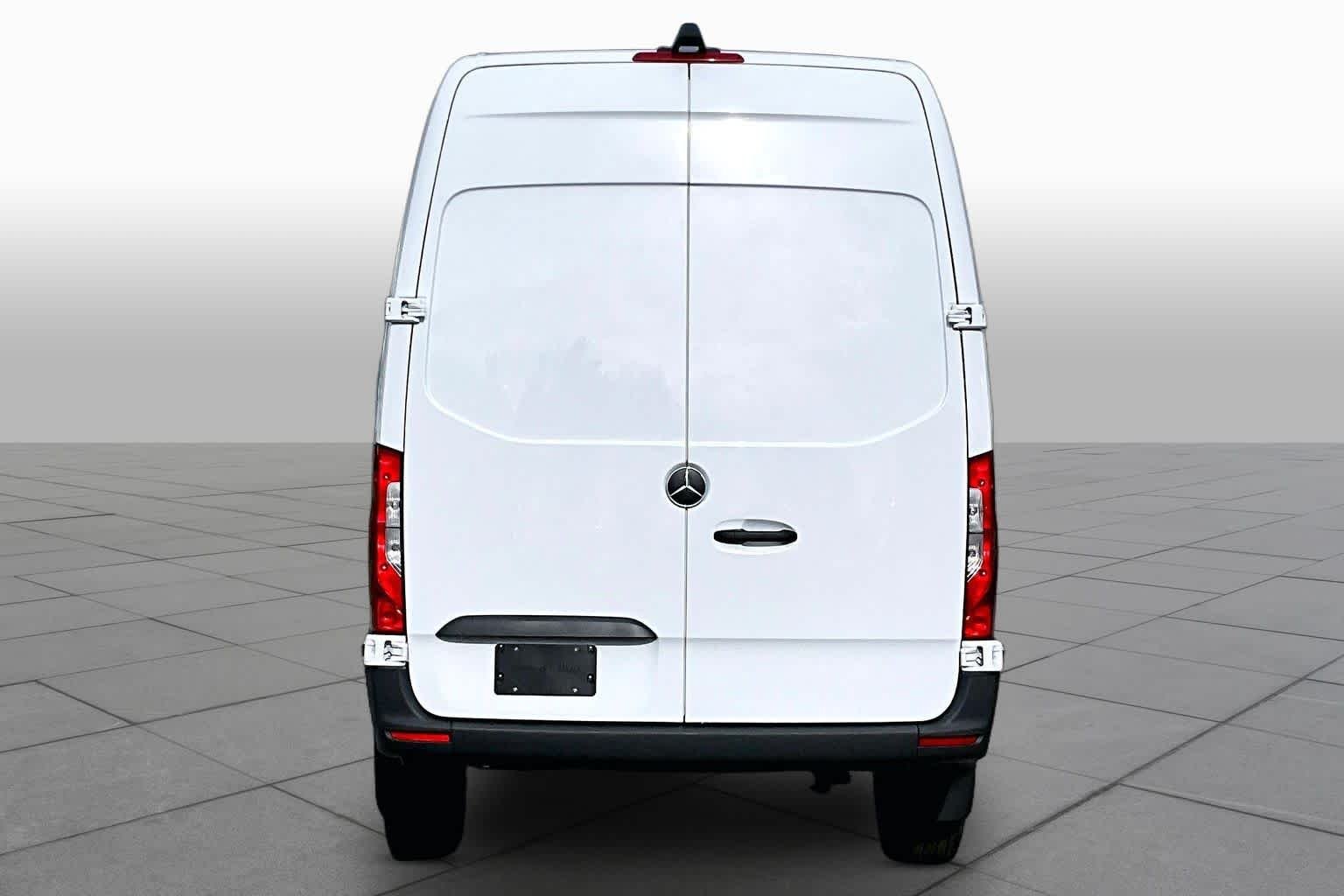 New 2026 Arctic White Mercedes-Benz Worker image 5