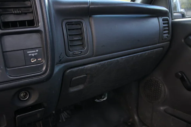 Used 2005 White Chevrolet Work Truck image 18