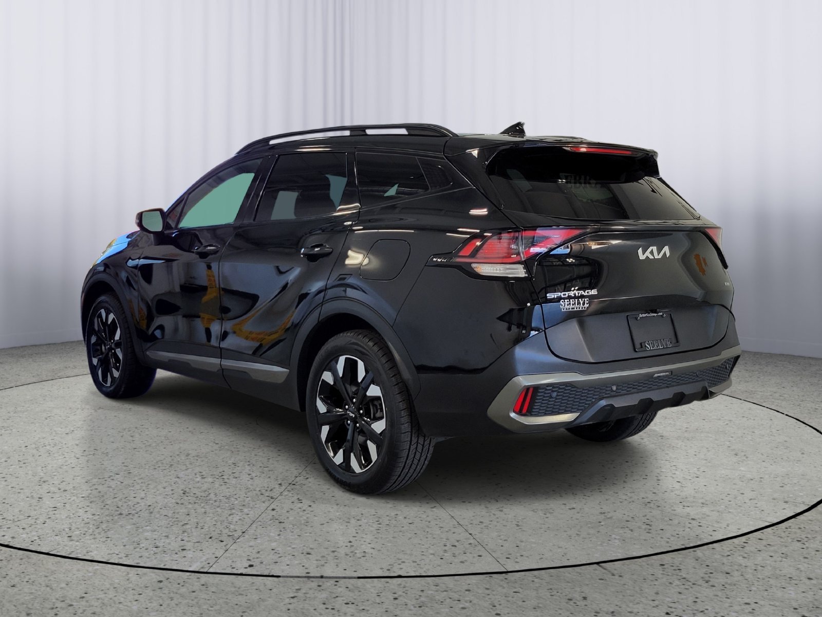 Used 2023 Black Kia X-Line image 3
