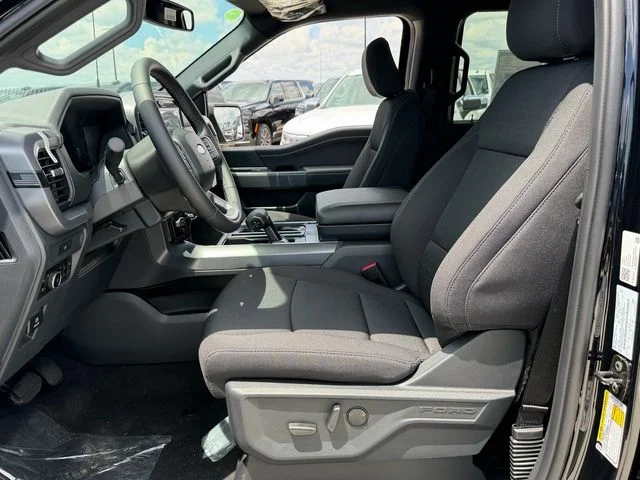 New 2026 Agate Black Metallic Ford XLT image 7