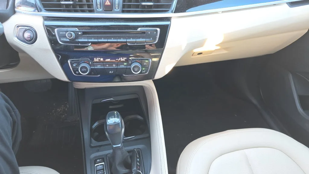 Used 2017 White BMW sDrive28i image 21