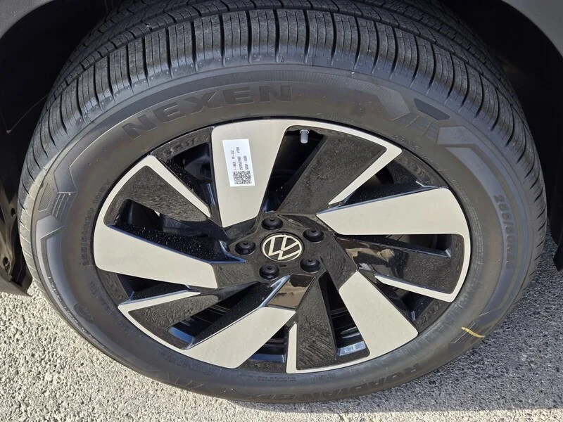 New 2025 White Volkswagen 2.0T SE w/Technology image 5