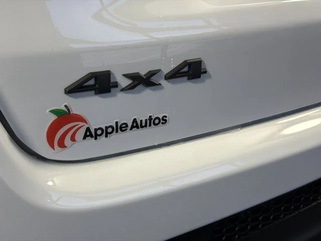 New 2026 White Jeep Latitude image 10