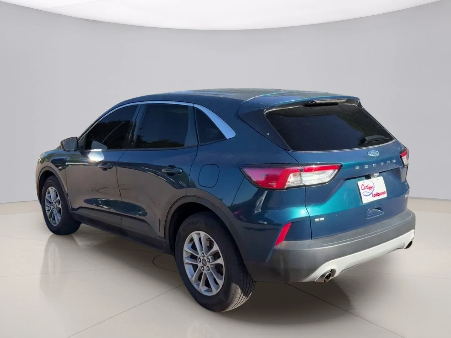 Used 2020 Green Ford SE image 3
