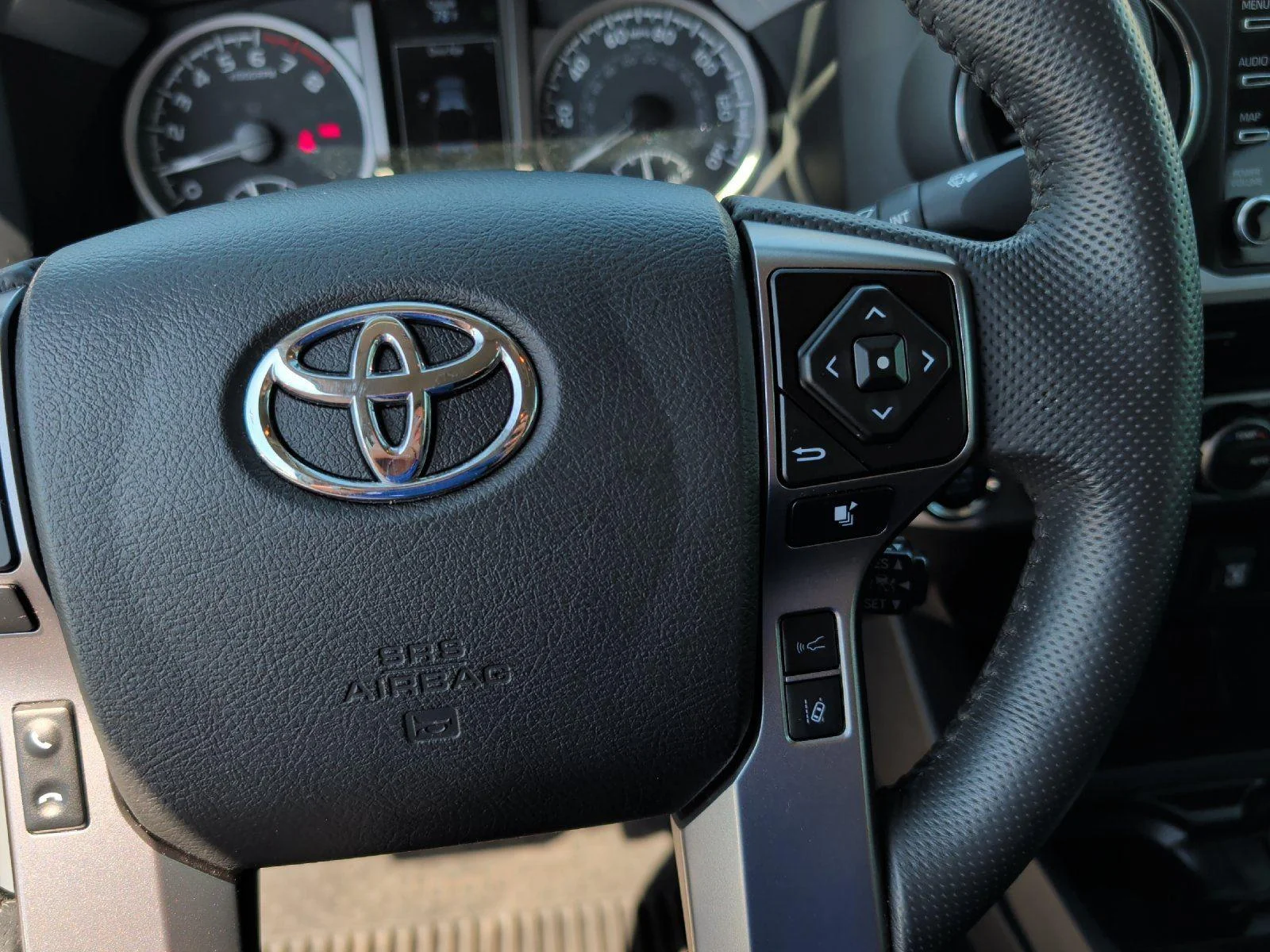 Used 2023 Ice Cap Toyota SR5 image 20
