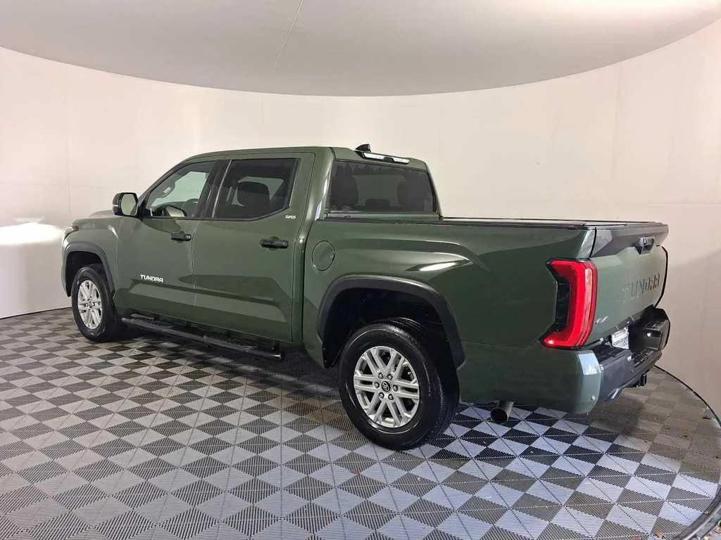 Used 2022 Green Toyota SR5 image 4