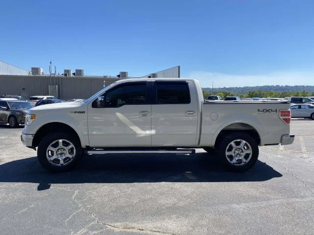 Used 2013 White Ford Lariat image 29