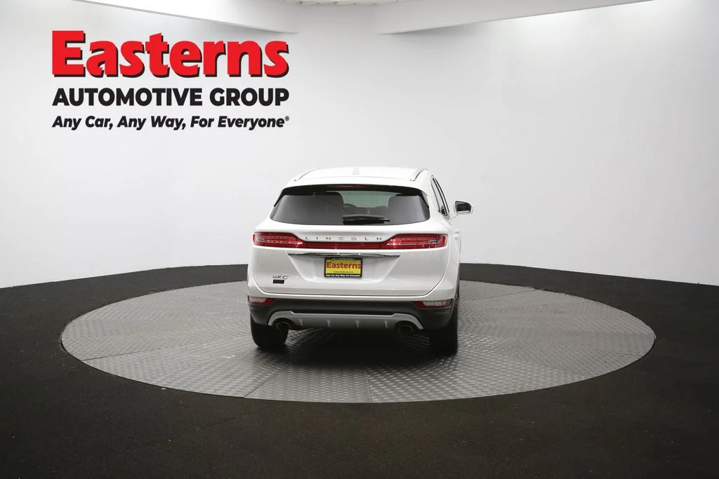 Used 2019 White Lincoln Select image 36