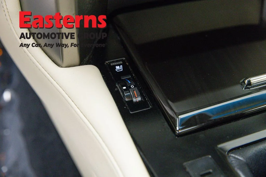 Used 2021 Blue Lexus 460 image 22