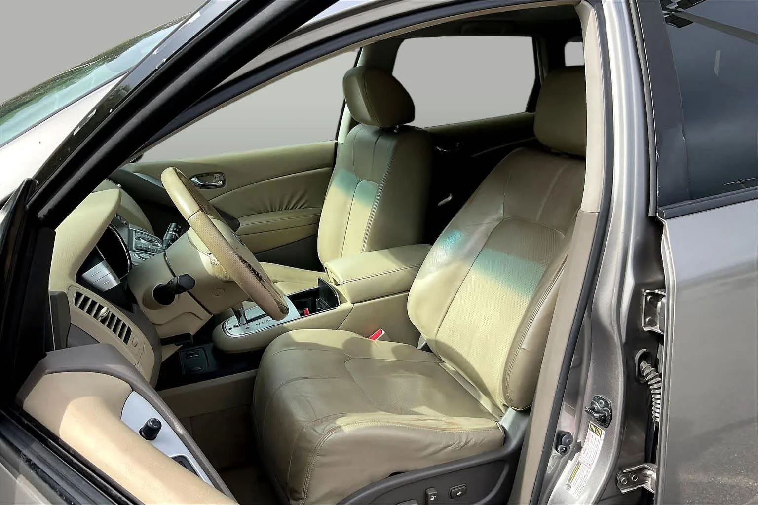 Used 2009 Platinum Graphite Nissan SL image 7