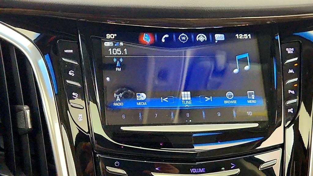 Used 2018 Crystal White Tricoat Cadillac 4WD 4dr Premium Luxury image 19