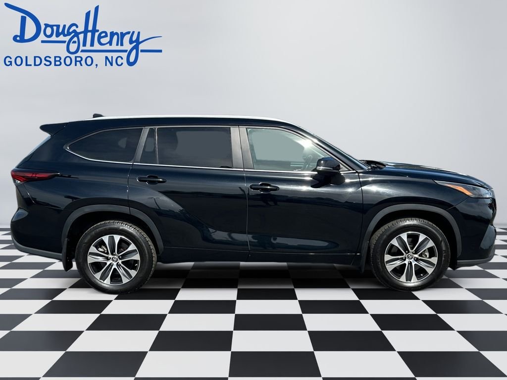Used 2024 Black Toyota XLE image 6