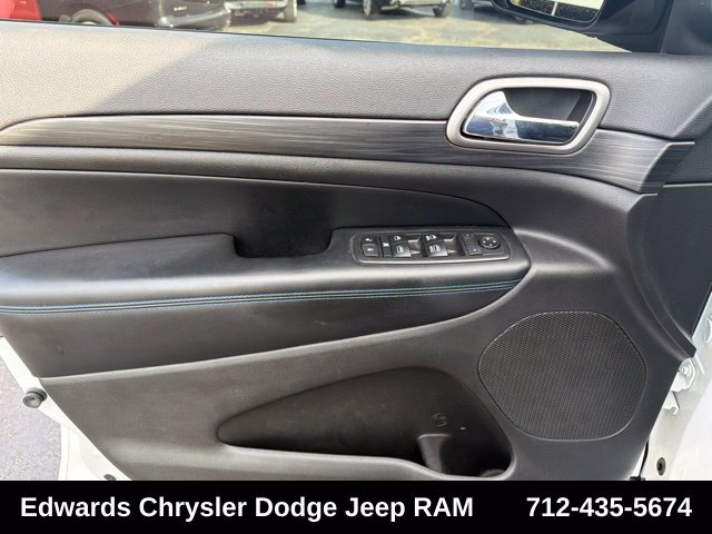 Used 2019 White Jeep Laredo image 14