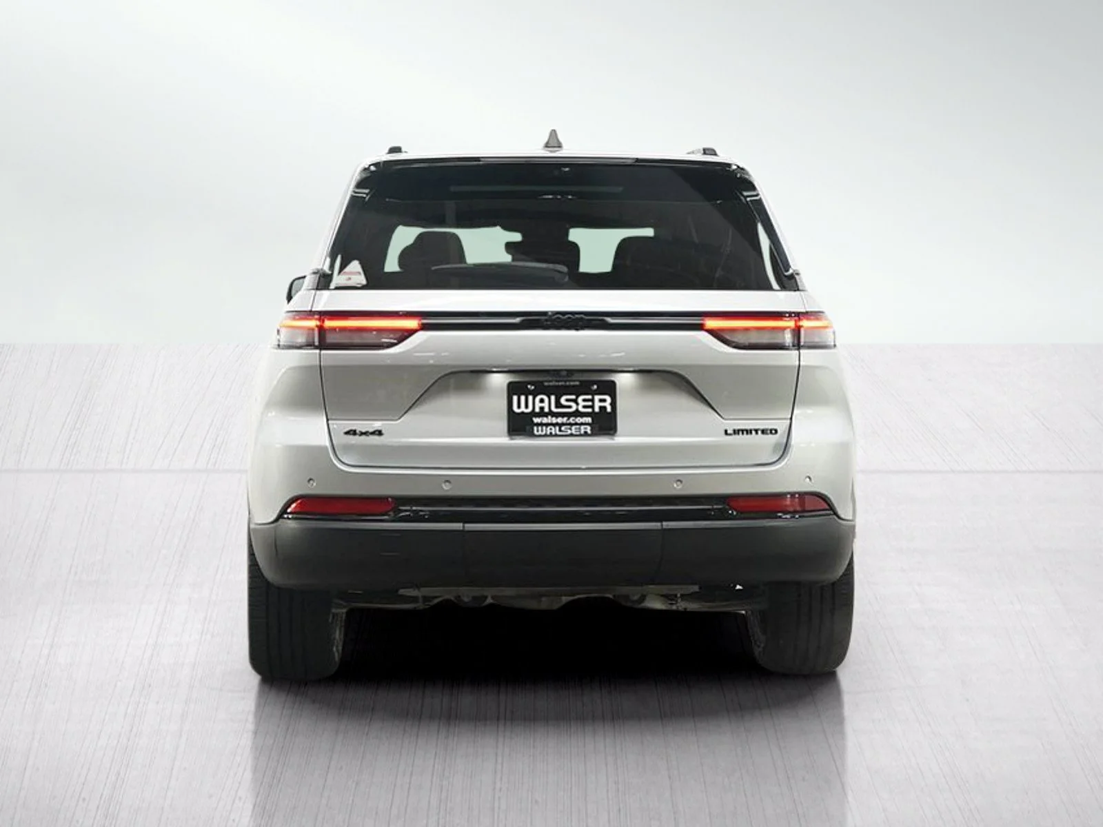 Used 2024 Silver Zynith Jeep Limited image 5