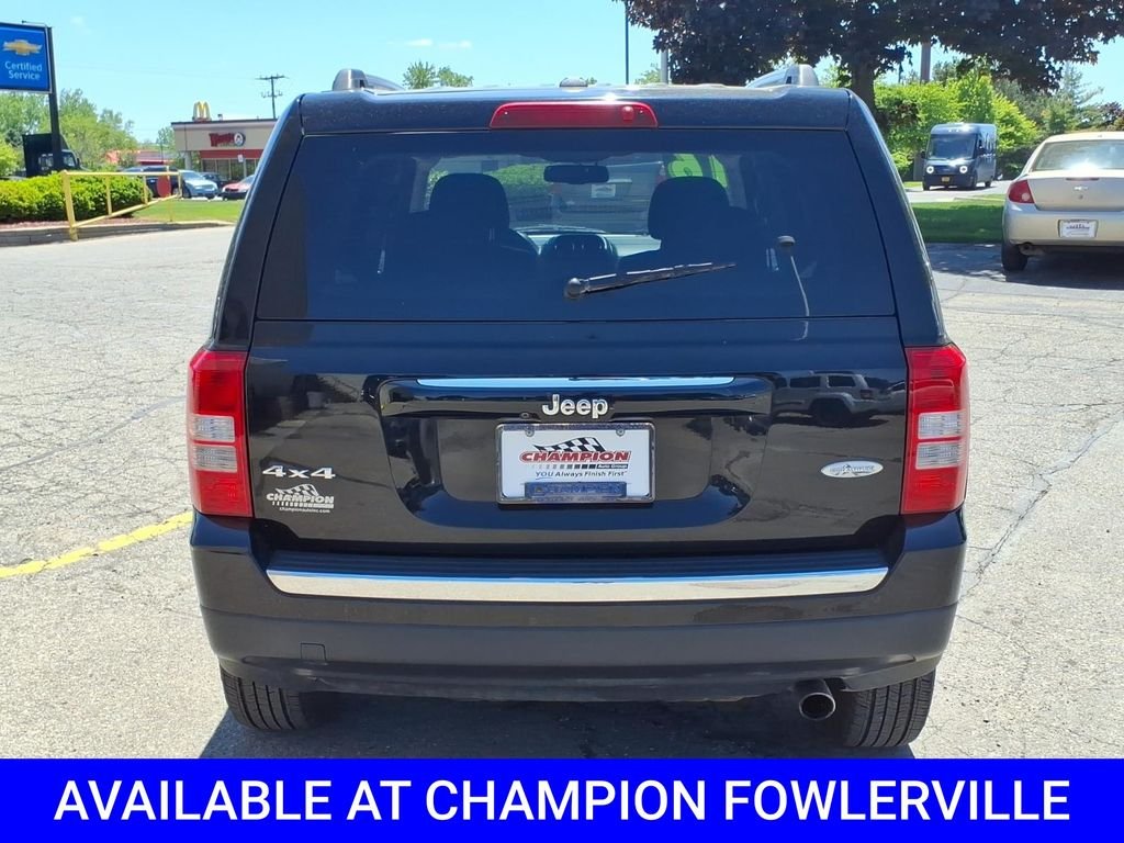 Used 2016 Black Jeep Latitude image 5