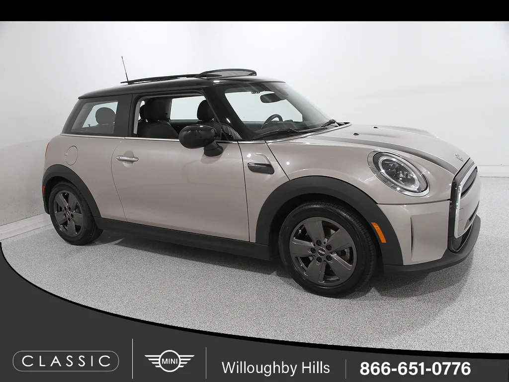2023 MINI Hardtop Cooper's photo