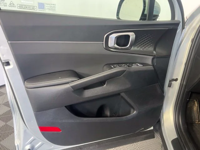 2026 Kia Sorento LX - Photo 15