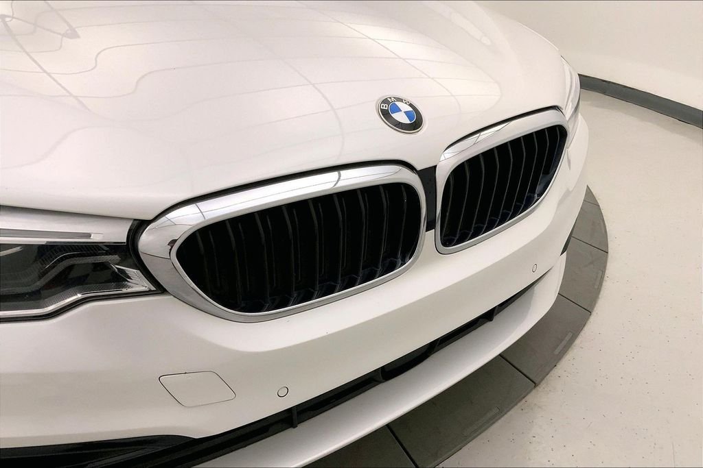 Used 2019 Mineral White Metallic BMW  image 29