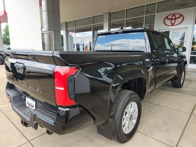 2026 Toyota Tacoma SR5 - Photo 11