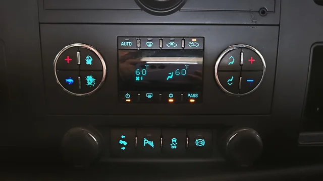 Used 2014 Summit White Chevrolet LT image 18