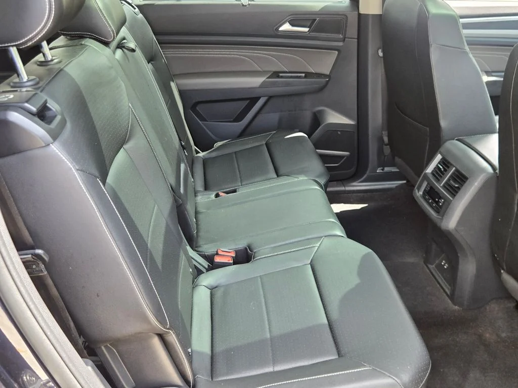 Used 2023 Black Volkswagen 3.6L V6 SEL R-Line image 17