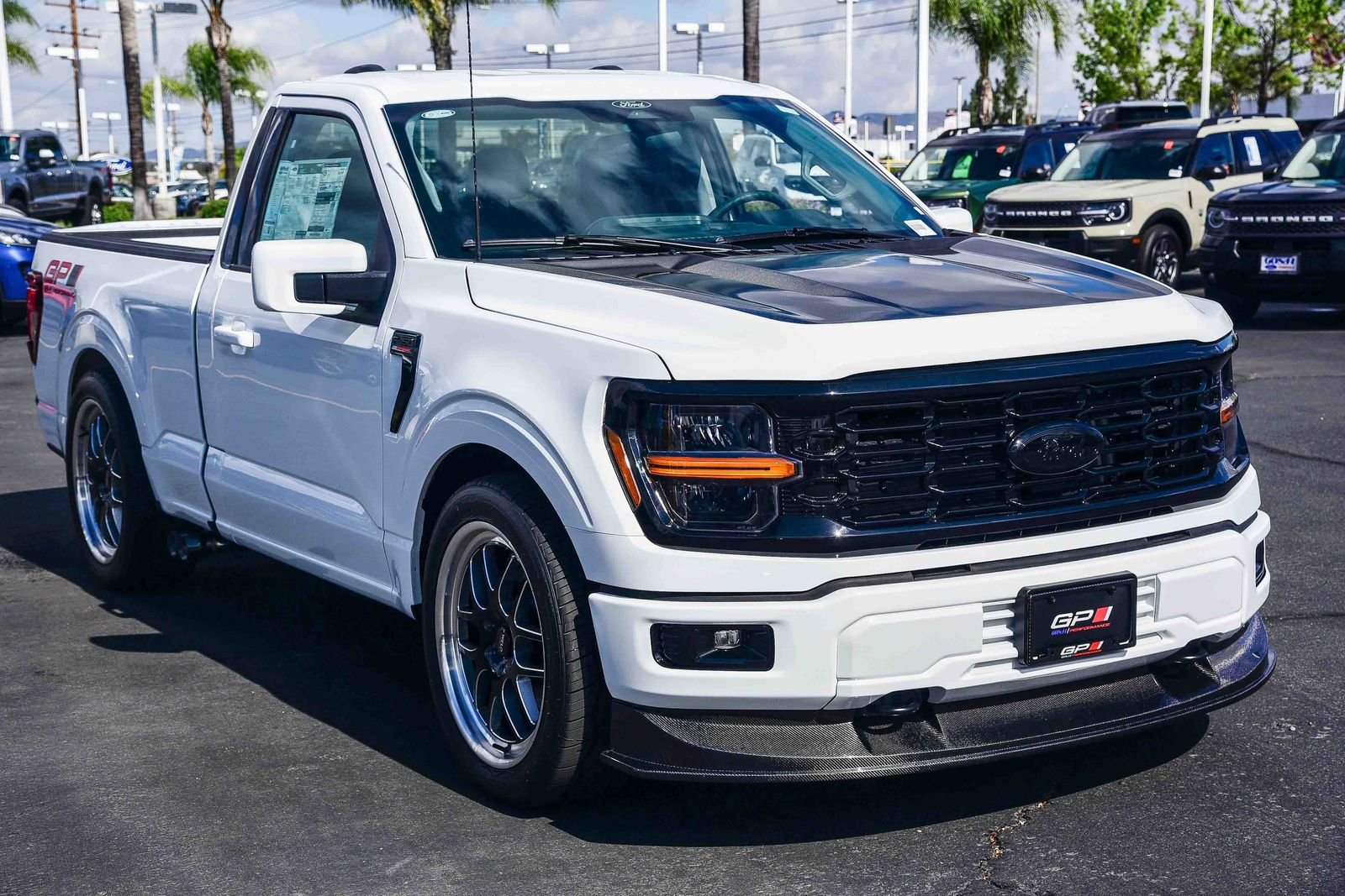 New 2026 Oxford White Ford XL image 3