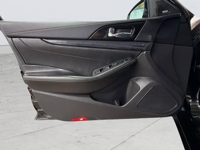 2023 Nissan Maxima Platinum - Photo 40