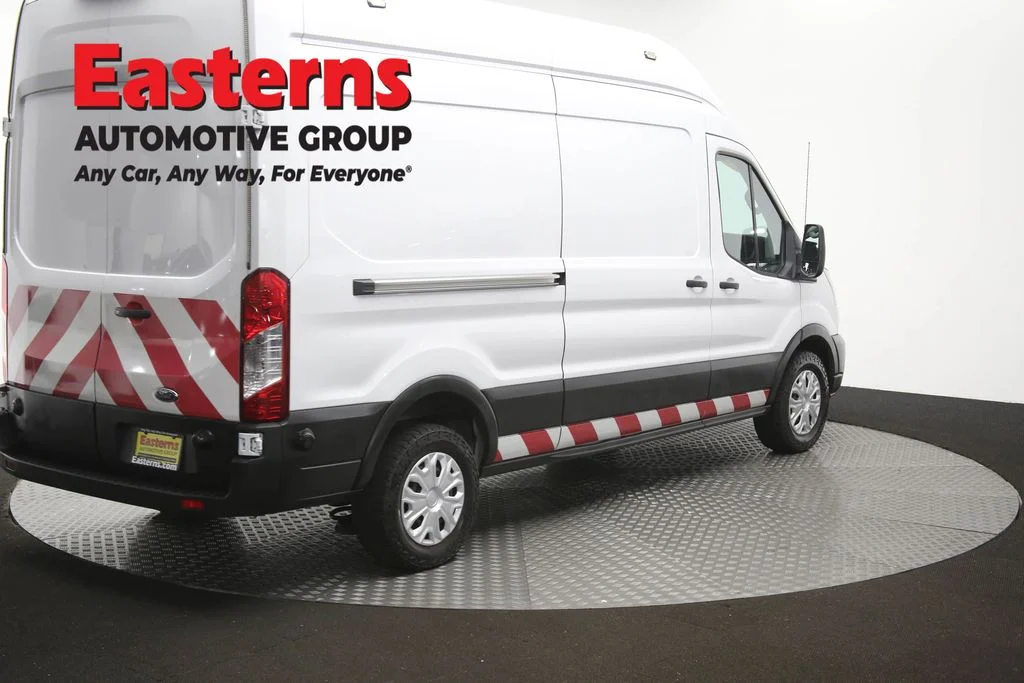 Used 2022 White Ford Base image 38