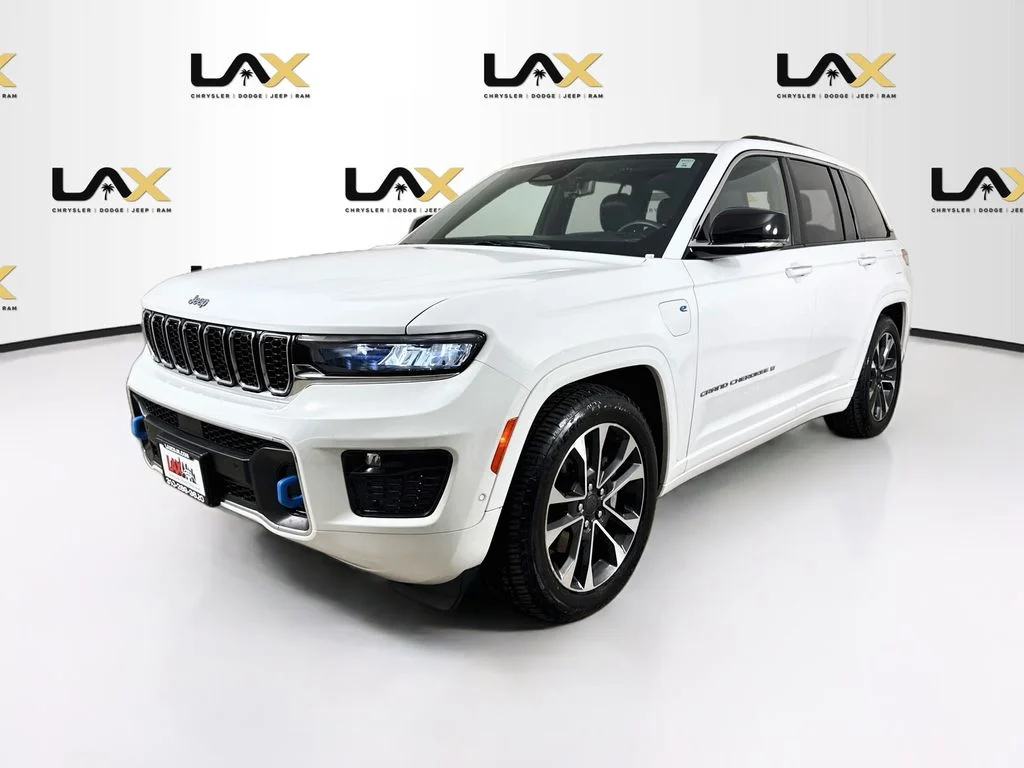 Used 2023 White Jeep Overland 4xe image 3