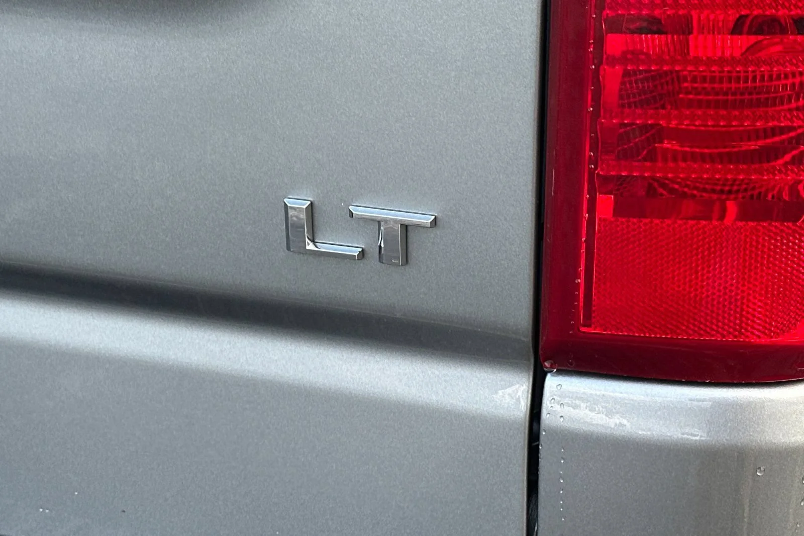 New 2026 Sterling Gray Metallic Chevrolet LT image 27