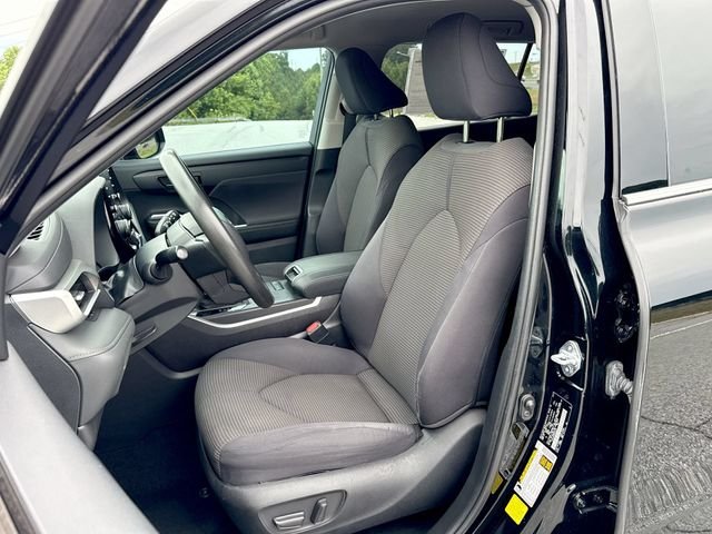 Used 2021 Black Toyota L image 11