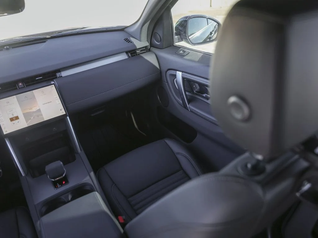 New 2025 Black Land Rover SE image 31