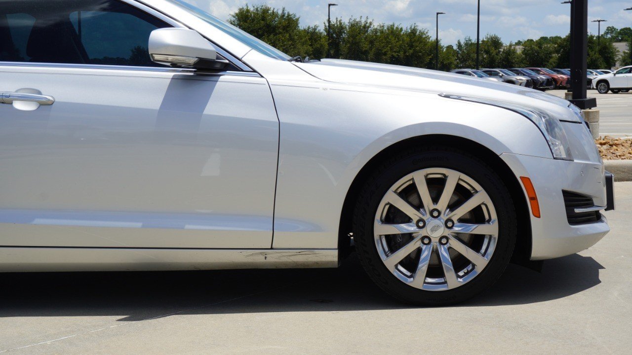 Used 2018 Silver Cadillac Luxury RWD image 9