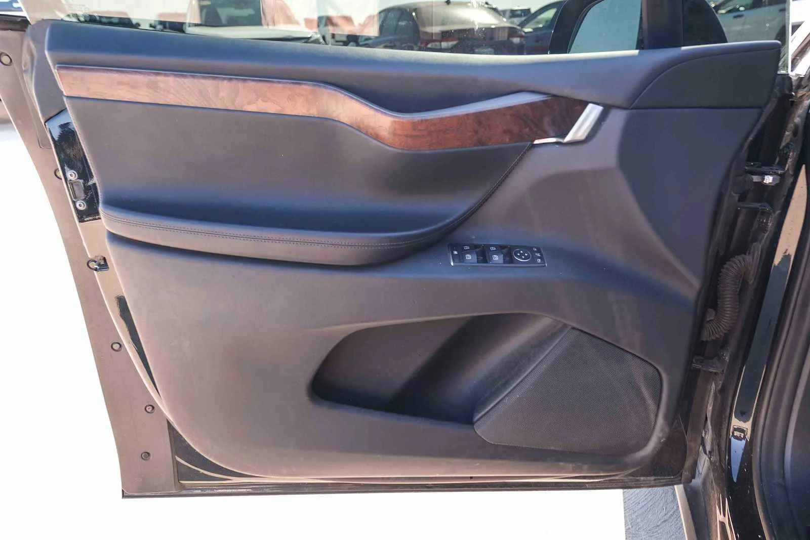 Used 2018  Tesla  image 21