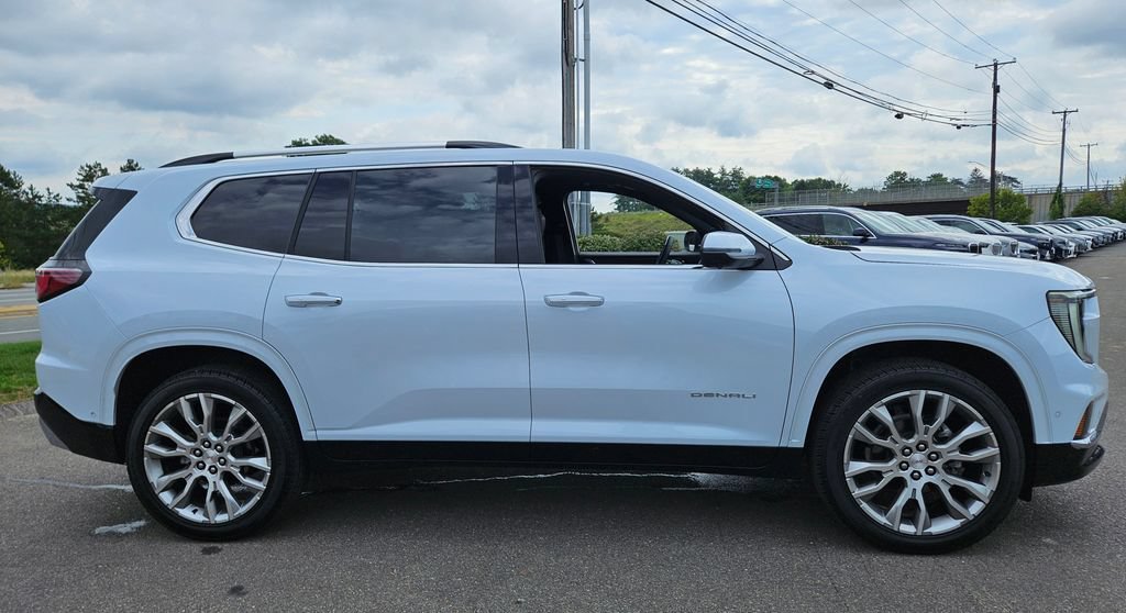2026 GMC Acadia Denali - Photo 8