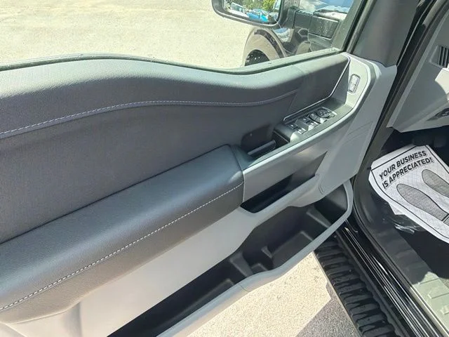 New 2026 Agate Black Metallic Ford XLT image 23