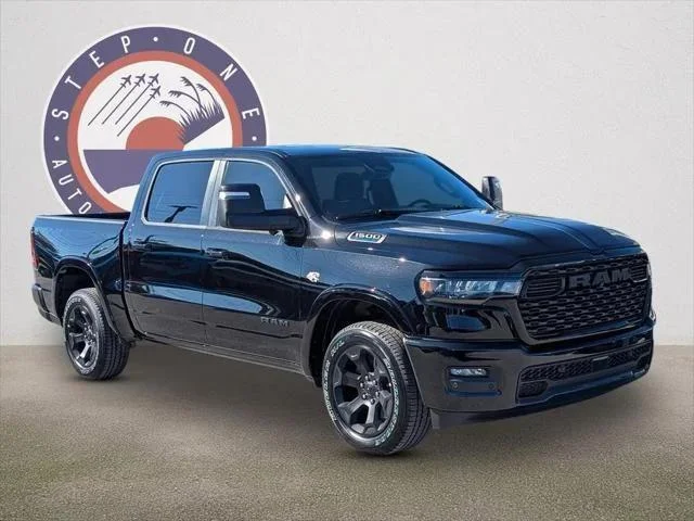 New 2026 Diamond Black Crystal Pearl-Coat Exterior Paint RAM BIG HORN image 2