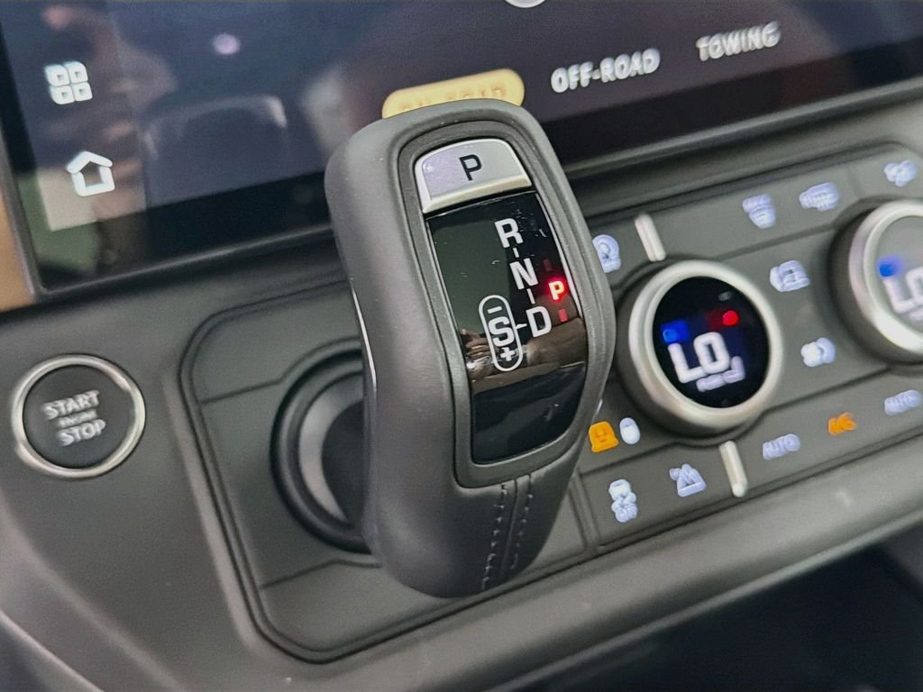 New 2026 Fuji White Land Rover X-Dynamic SE image 17