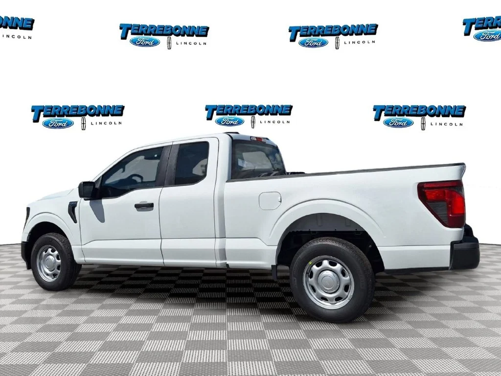 New 2026 Oxford White Ford XL image 7