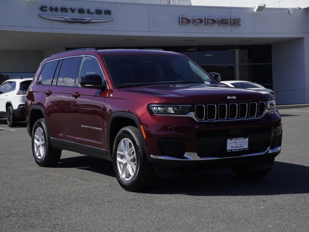 New 2026 Velvet Red Pearlcoat Jeep Laredo image 2