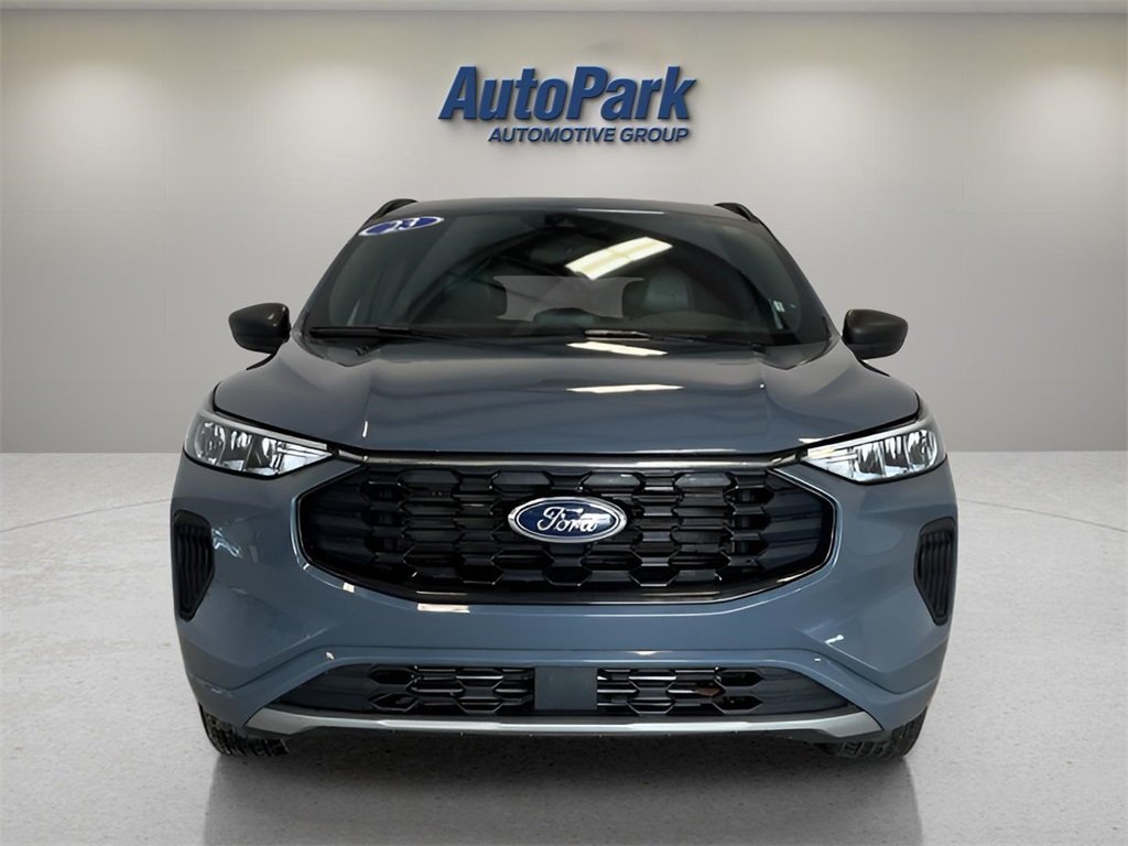 2023 Ford Escape ST-Line photo 2