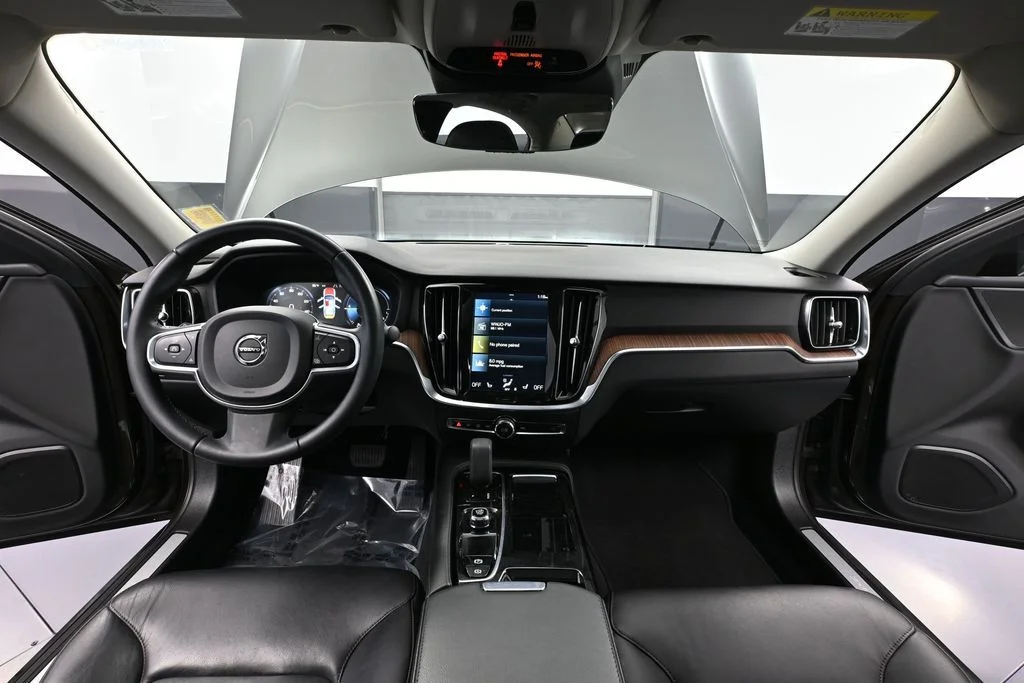 2022 Volvo S60 R-Design Expression - Photo 26
